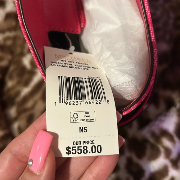 New with tags Pink Micheal Kors Shoulder Tote jet set travel - Picture 6 of 7